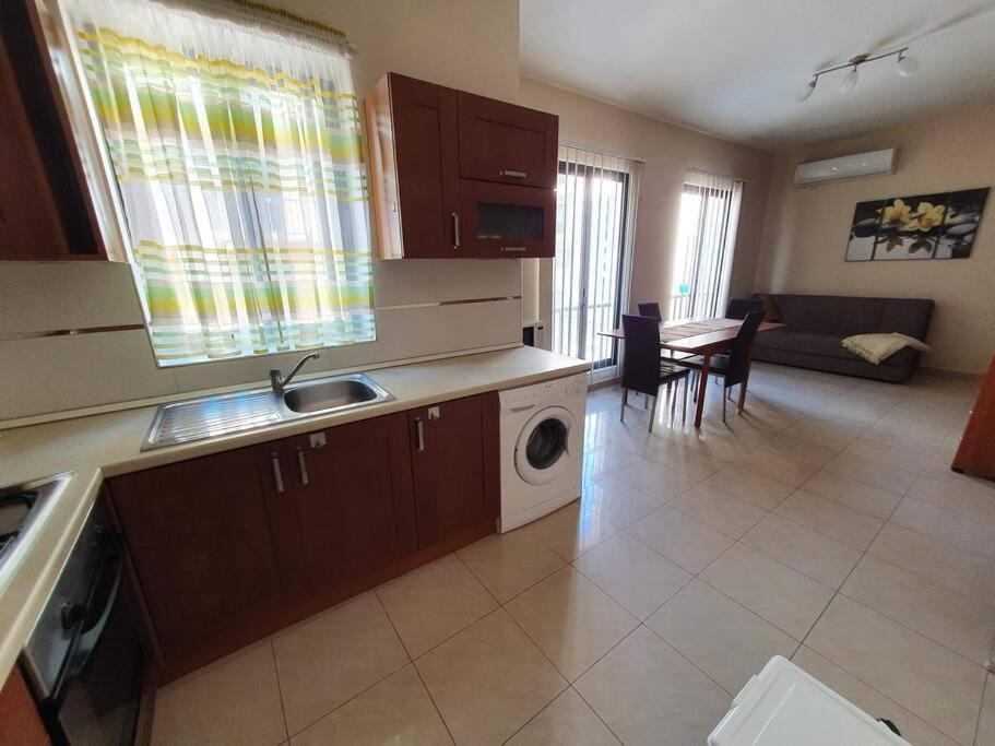 Sea Views Apartment-Wifi-Sleep 5 Marsaskala Ngoại thất bức ảnh